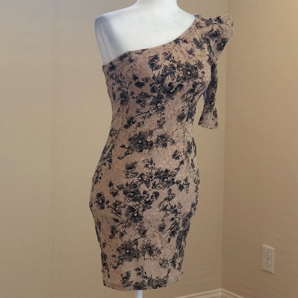 Floral Dress - Picture 2 of 7